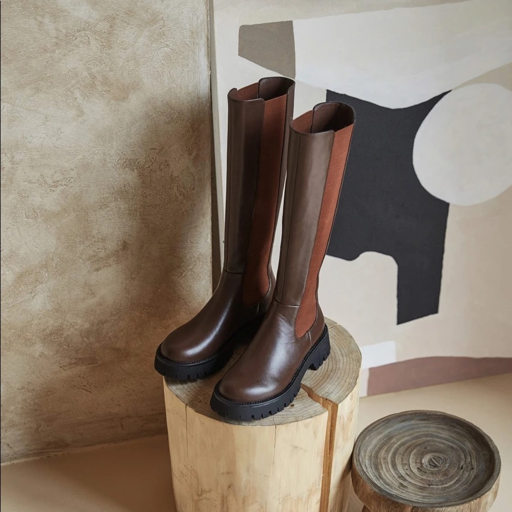BROWN LEATHER BOOTS